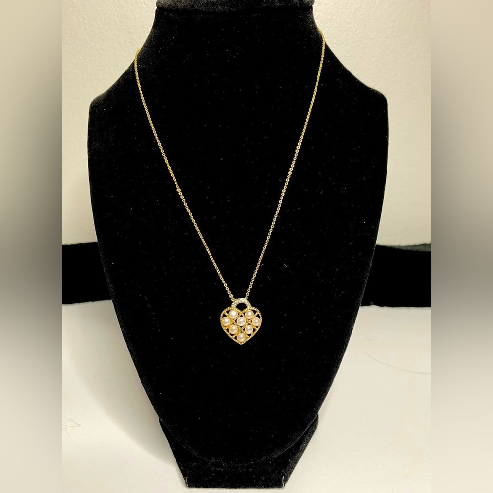 Heart Pendant Freshwater Pearl Necklace